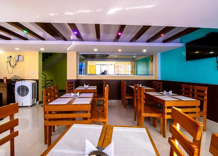 Everest Holiday Inn